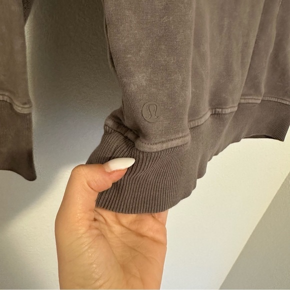 Lululemon Scuba Crew Sweatshirt Washed Dark Chrome Gray Size 6 Women’s - Picture 8 of 9
